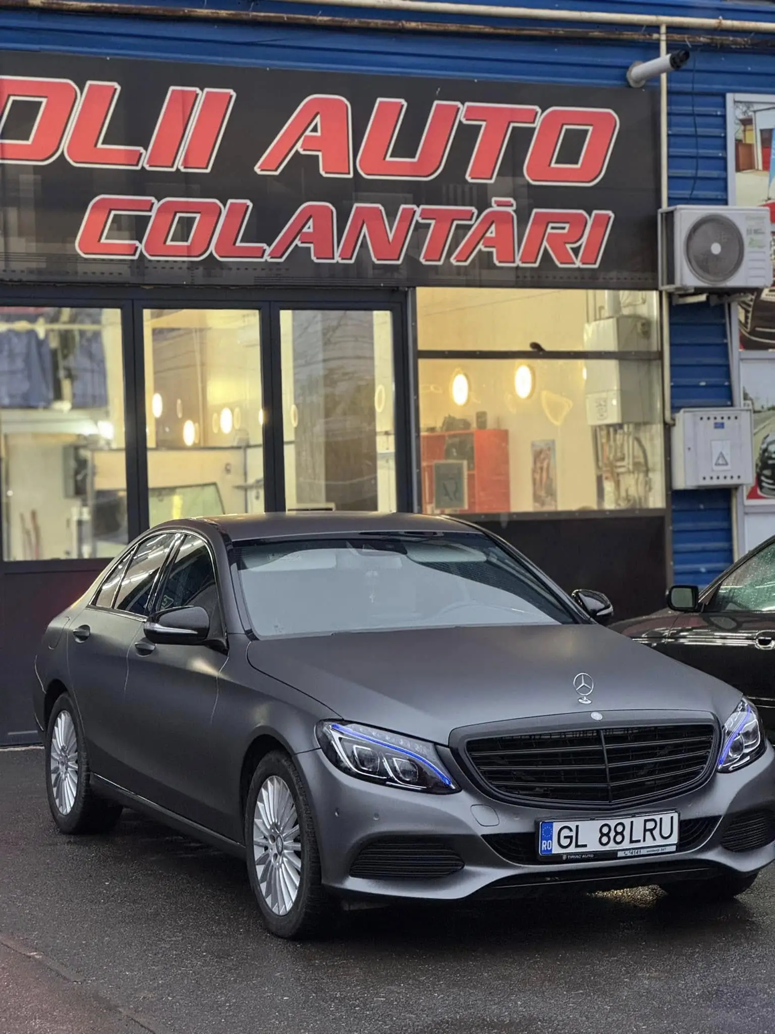 Lucrare de colantare auto la AutoGlass Galați — fotografia 1