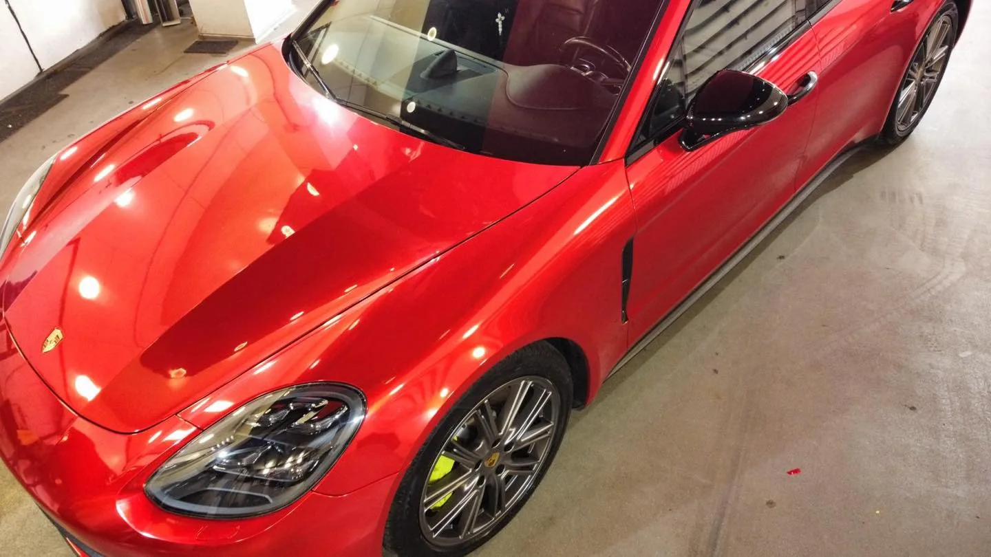 Lucrare de colantare auto la AutoGlass Galați — fotografia 3
