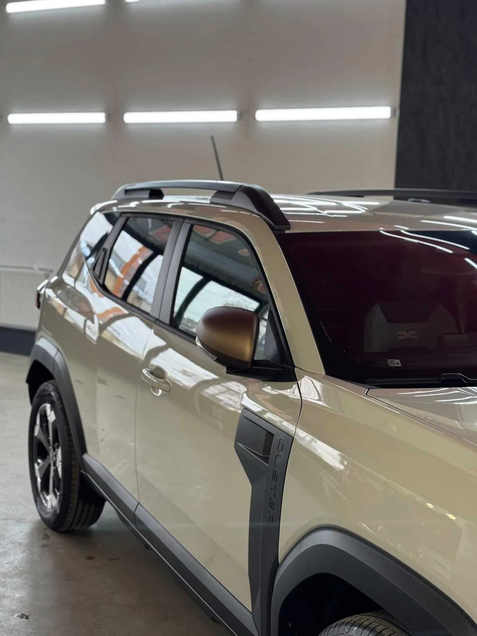 Montaj folie auto în atelierul AutoGlass Galați — fotografia 1